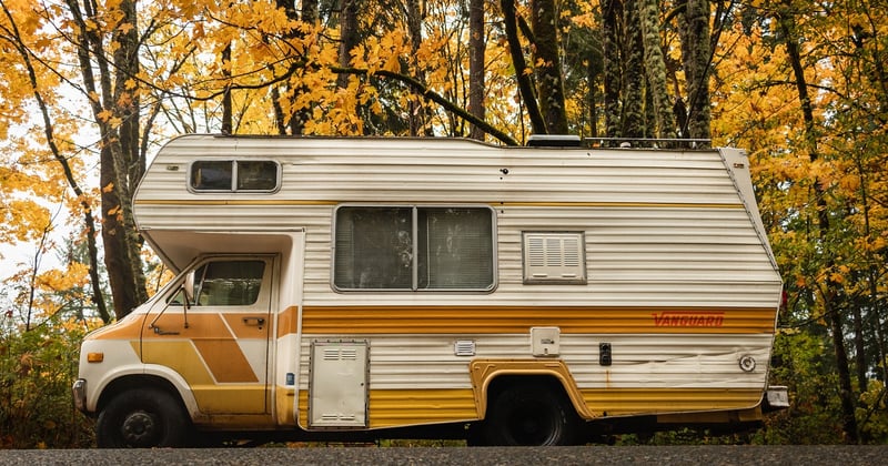 Les meilleures applications pour trouver une aire de camping-car : le comparatif qui simplifie vos voyages