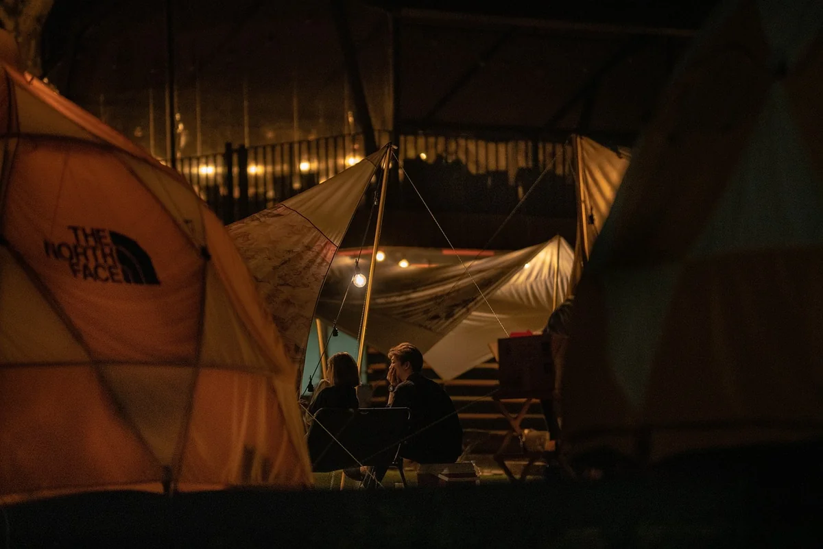 Quel matériel de camping emporter pour un voyage en solo en 2026 ? Découvrez-le ici !